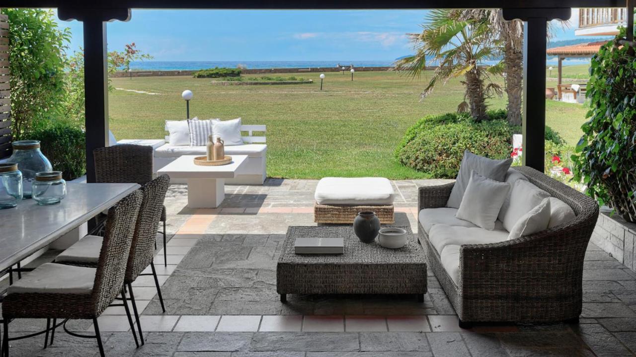 Soleado Beachfront Villa Skála Foúrkas Exterior foto