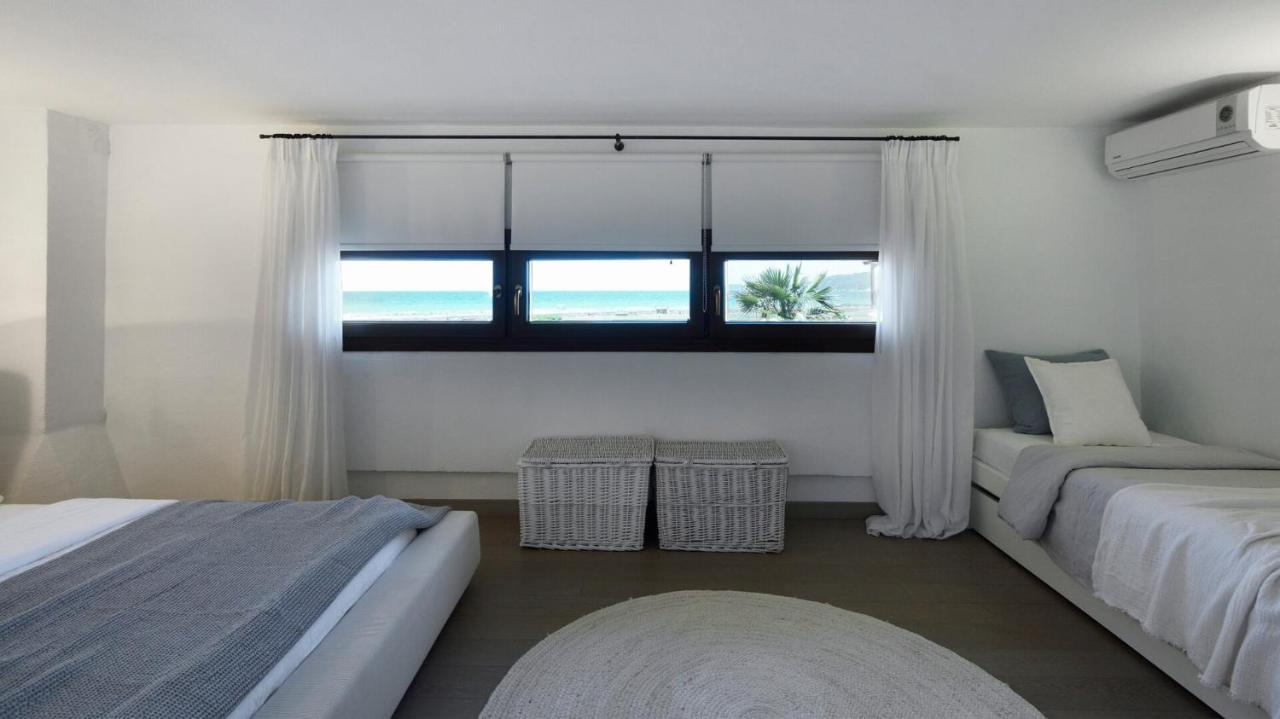 Soleado Beachfront Villa Skála Foúrkas Exterior foto